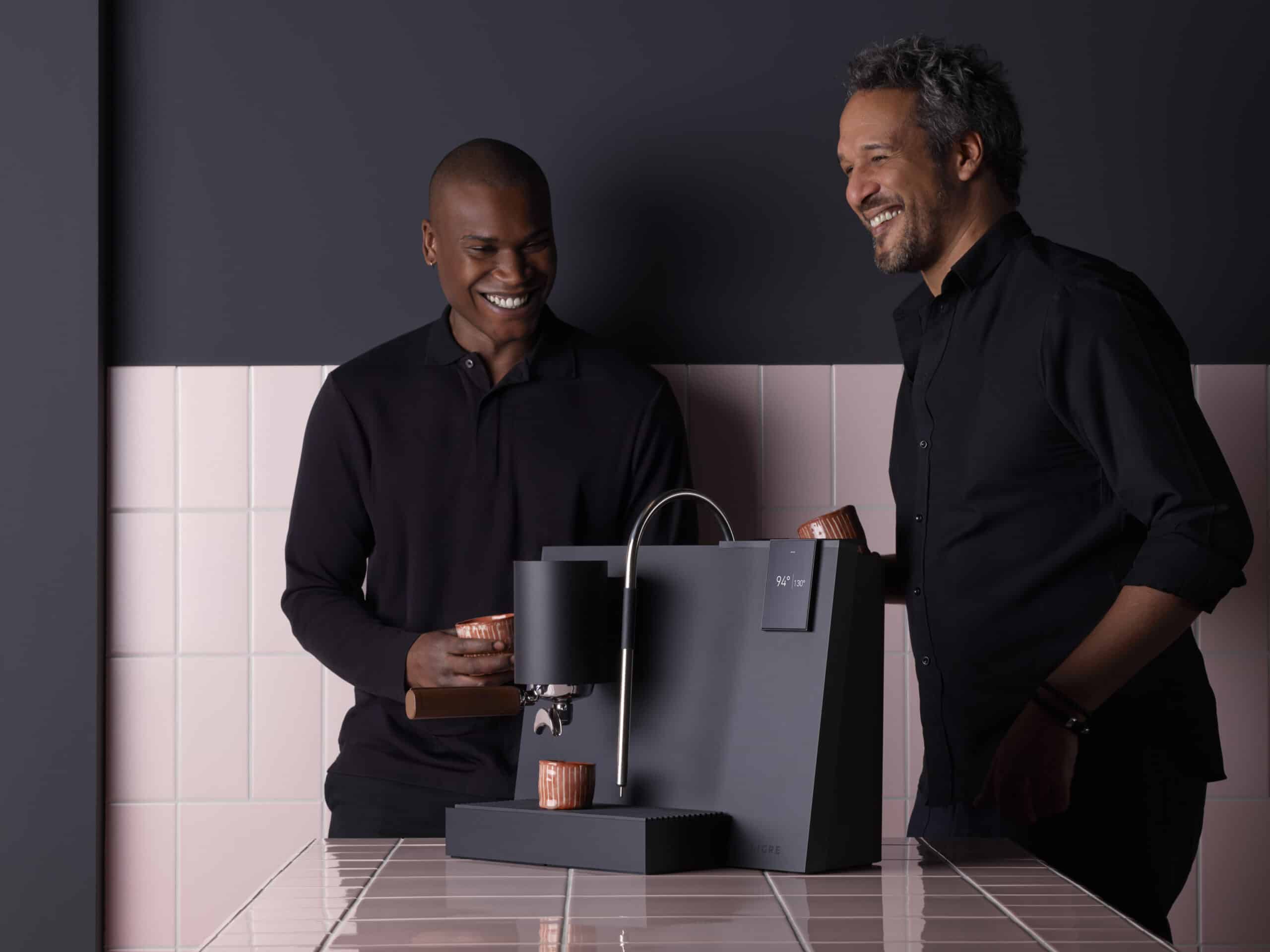 LIGRE auf der Milan Design Week präsentiert innovative Espressomaschine.